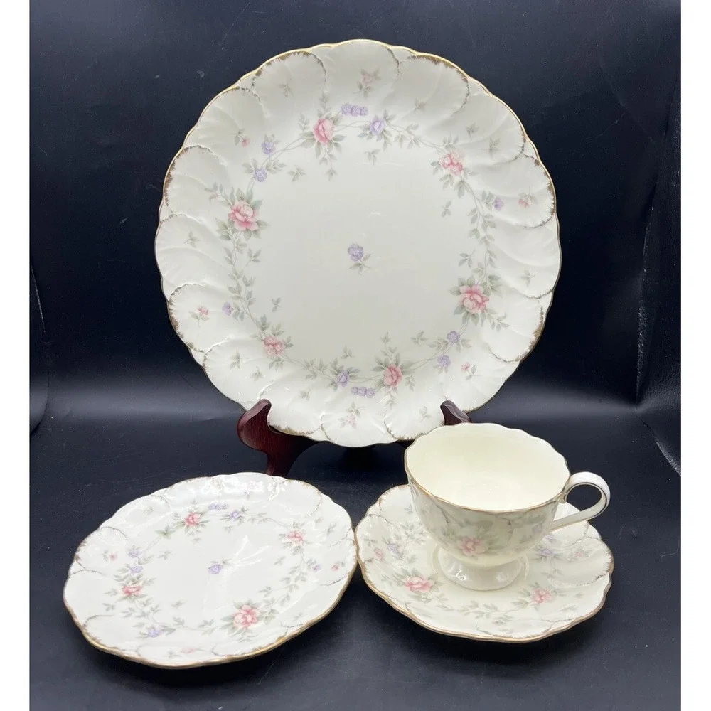 Vintage Mikasa Bone China REMEMBRANCE 4 Pieces Setting